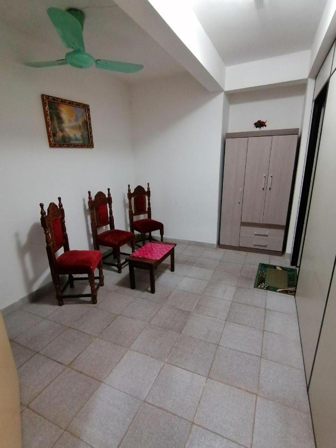 Remember Py Hotel Luque Exterior photo