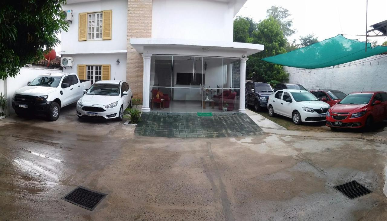 Remember Py Hotel Luque Exterior photo
